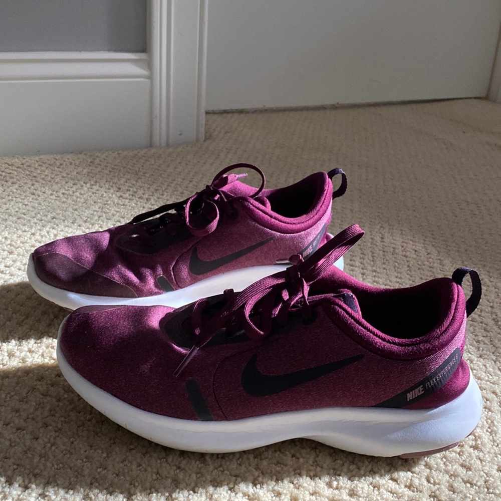 Womens Nike Flex Experience